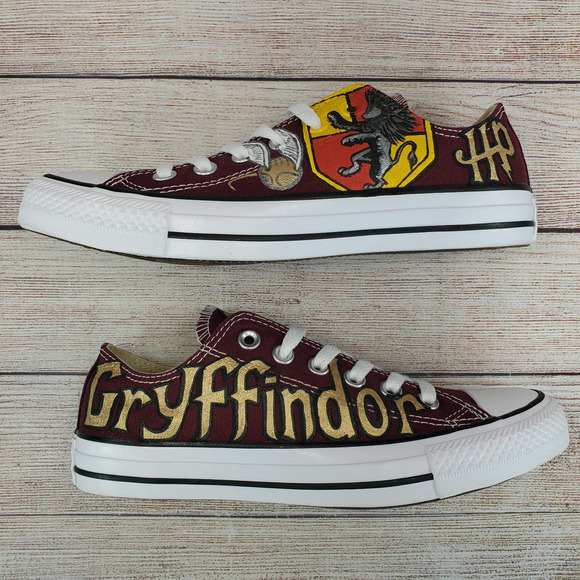 Converse Chuck Taylor All Star Low Harry Potter Gryffindor Women's Size 7.5 - Picture 1 of 10